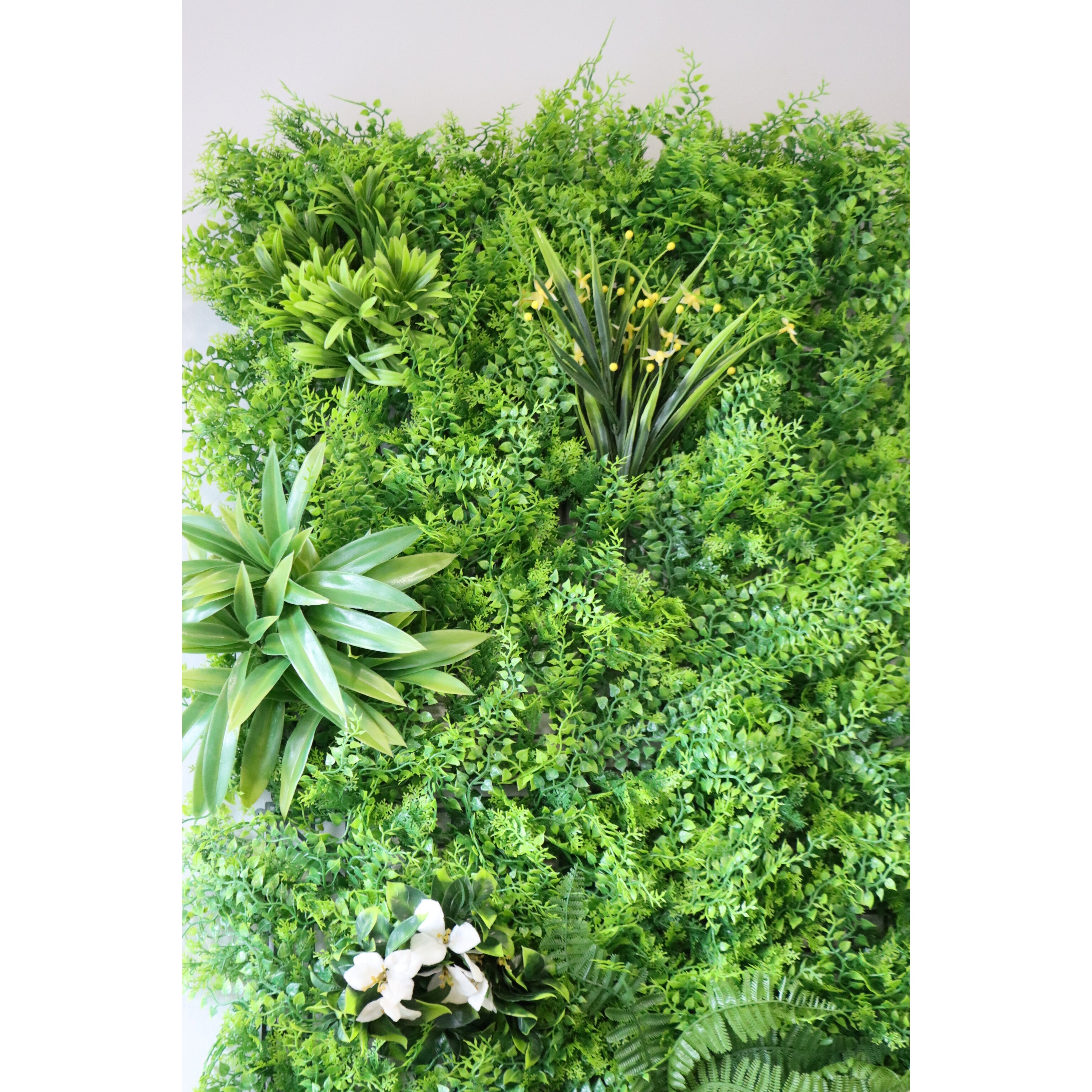 EASYFIT LUXURY ARTIFICIAL LIVING WALL PANEL 1 x 1m MAGNOLIA